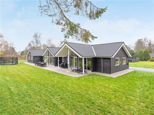 Sommerhus - 16 personer -  - Skovlystvej - Marielyst - 4873 - Væggerløse