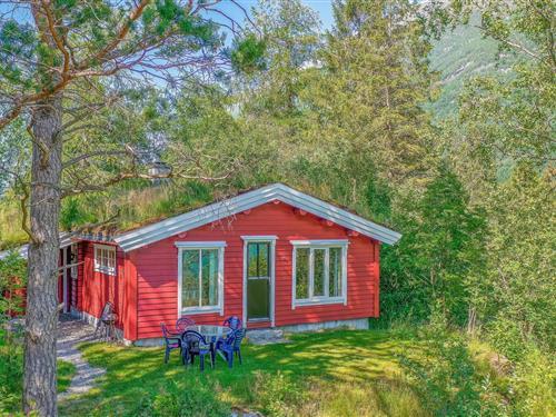 Sommerhus - 6 personer -  - Beinnesvegen - 6788 - Olden