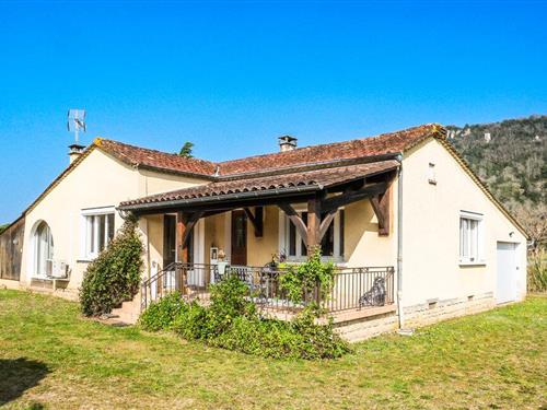 Holiday home - 4 persons -  - Route de Combejolie - 24510 - Saint-Vincent-De-Cosse