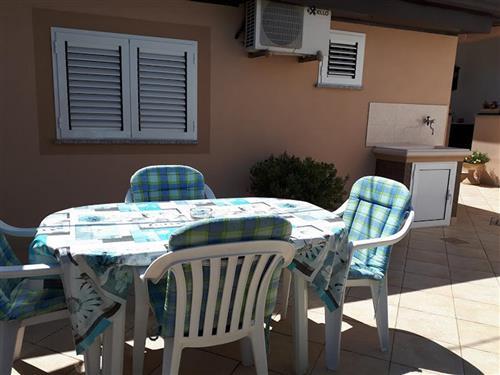 Holiday Home/Apartment - 4 persons -  - Tar - 52465 - Tar