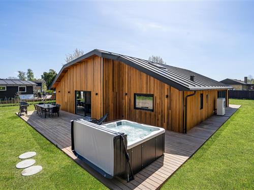 Sommerhus - 10 personer -  - Pindvej - Hvidbjerg - 7080 - Børkop