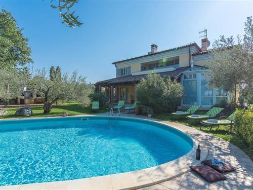 Holiday home - 10 persons -  - Brig - 52440 - Porec