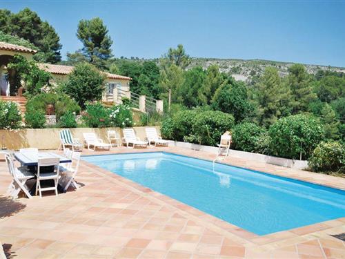 Holiday home - 11 persons -  - Impasse de la Croix - 83690 - Salernes