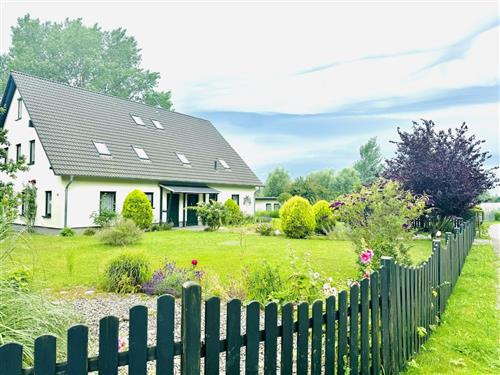 Holiday Home/Apartment - 6 persons -  - Göhrener Weg - 18586 - Mönchgut Ot Lobbe