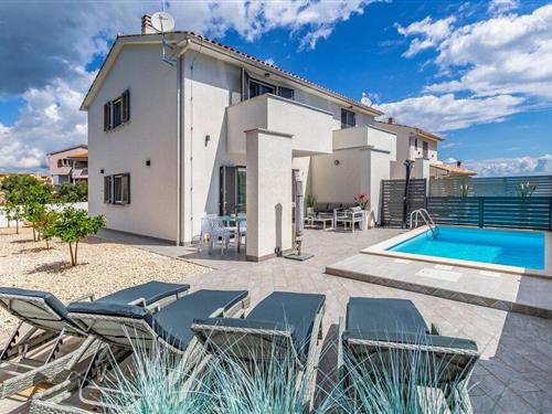 Holiday home - 6 persons -  - Put za Marleru - 52204 - Liznjan