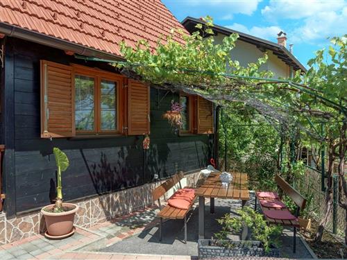 Holiday Home/Apartment - 4 persons -  - Donja Stubica - 49240 - Donja Stubica