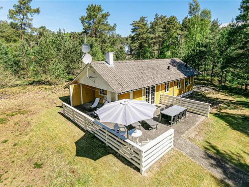 Sommerhus - 6 personer -  - Fyrreskoven - Østre Sømark - 3720 - Åkirkeby