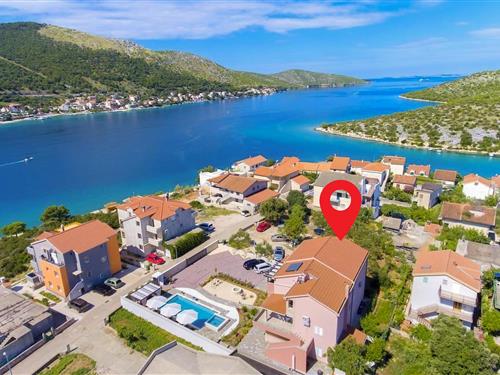 Sommerhus - 8 personer -  - Donji Banovci - Sibenik-Grebastica - 22010 - Grebastica