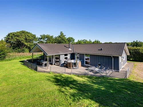 Sommerhus - 10 personer -  - Blomstervænget - Bork Havn - 6893 - Hemmet Strand