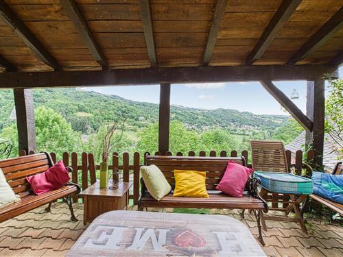 Sommerhus - 4 personer -  - Rue du Barry des Aurels - 12560 - Saint Laurent D'olt