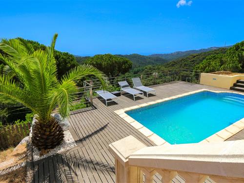 Holiday home - 8 persons -  - Carrer les Vinyes - Sant Cebria De Vallalta - 08396 - Sant Cebria De Vallalt