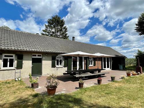 Bondehus - 16 personer -  - 6039RN - Stramproy