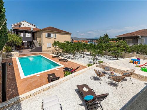 Sommerhus - 10 personer -  - Kuzmica III/ - Ciovo-Okrug Gornji - 21223 - Okrug Gornji