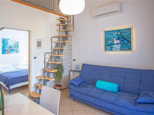 Holiday Home/Apartment - 4 persons -  - Vantacici - 51511 - Vantacici