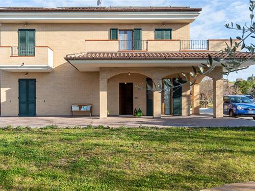 Sommerhus - 10 personer -  - C.da Clumici - 62010 - Morrovalle