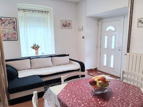 Holiday apartment - 2 persons -  - 53262 - Jezerane