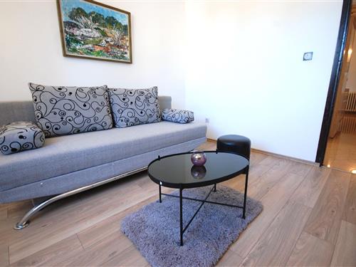 Holiday Home/Apartment - 6 persons -  - Gromacine 8, kijac, 51512 Njivice - 51512 - Njivice