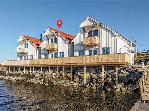 Holiday home - 5 persons -  - Jøveien - 6570 - Smøla