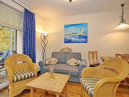 Holiday Home/Apartment - 4 persons -  - Ostseeallee - 18225 - Ostseebad Kühlungsborn