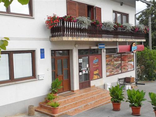 Sommerhus - 4 personer -  - 47245 - Rakovica