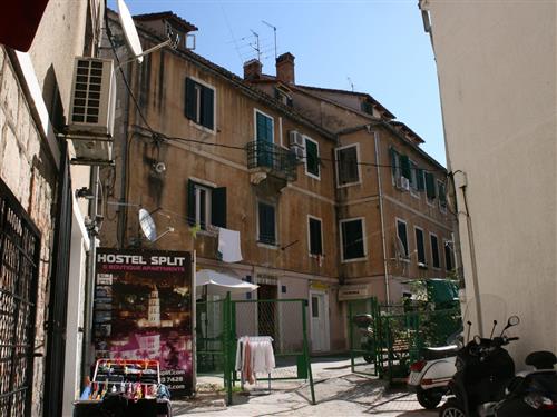  - 2 Personen -  - Poljana kneza Trpimira - 21000 - Split