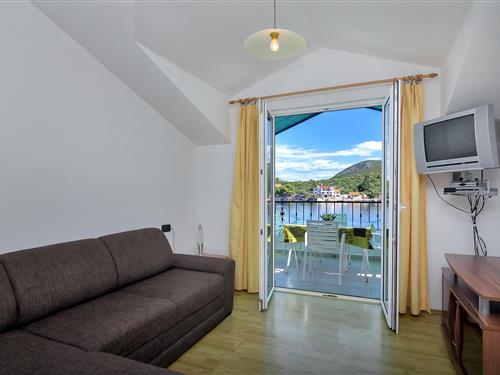 Holiday Home/Apartment - 5 persons -  - Pokrivenik - 21466 - Pokrivenik