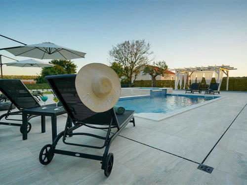 Sommerhus - 10 personer -  - Jadranska Cesta - Zadar-Posedarje - 23242 - Posedarje