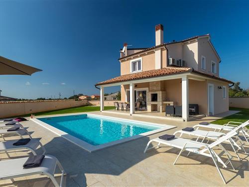 Feriehus - 8 personer -  - Radeki polje - Pula-Marcana - 52100 - Pula