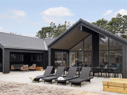 Sommerhus - 18 personer -  - Rørsangervej - Søndervig / Lodbjerg Hede - 6950 - Ringkøbing