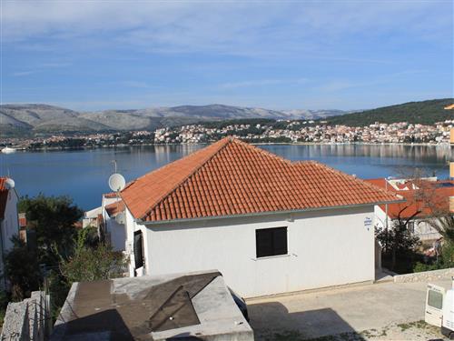 Holiday apartment - 11 persons -  - Planikovica - 21223 - Okrug Gornji