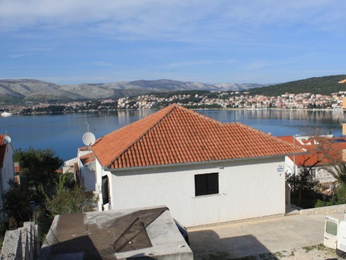 Holiday apartment - 11 persons -  - Planikovica - 21223 - Okrug Gornji