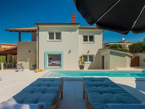 Sommerhus - 8 personer -  - Kucine - 52100 - Pula