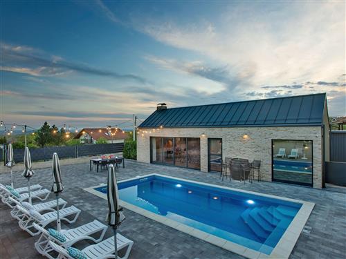 Sommerhus - 5 personer -  - Dugo Selo - 10370