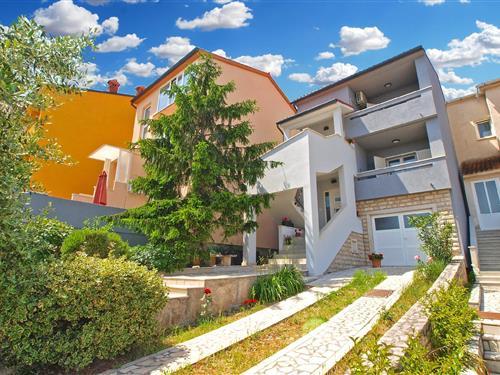 Holiday Home/Apartment - 5 persons -  - Mardeganijeva ulica - 52100 - Pula