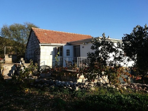 Holiday home - 3 persons -  - Zvonimirova 16, Vucevica - 21202 - Lecevica