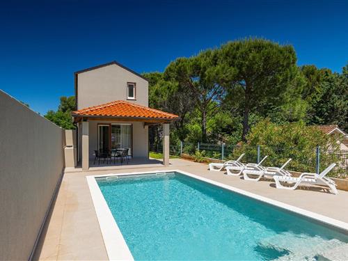 Holiday home - 4 persons -  - 52100 - Premantura