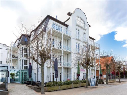 Holiday Home/Apartment - 4 persons -  - Strandpromenade - 18609 - Binz