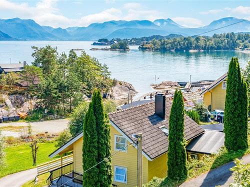 Feriehus - 10 personer -  - Hatlestrandsvegen - Gjermundshamn - 5635 - Hatlestrand