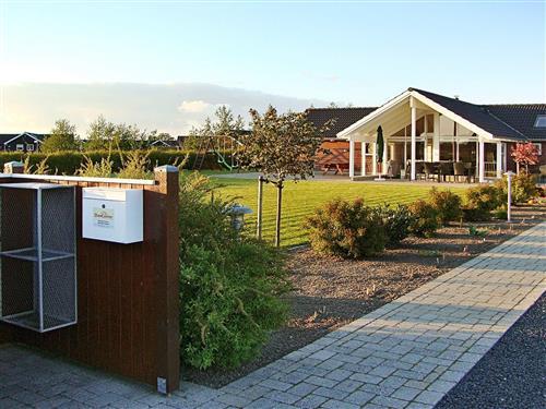 Sommerhus - 10 personer -  - Blommestien - Marielyst - 4872 - Idestrup