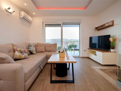 Ferieleilighet - 5 personer -  - 21223 - Okrug Gornji