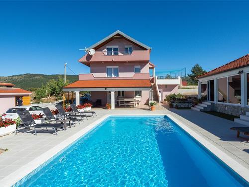 Holiday Home/Apartment - 16 persons -  - Solici - Split-Neoric - 21247 - Neoric