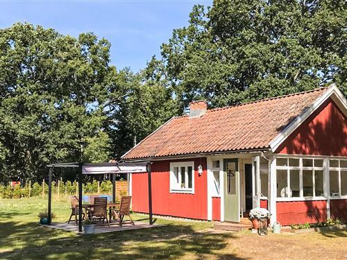 Holiday home - 3 persons -  - Nybrovägen - Färjestaden, Öland - 386 34 - Färjestaden