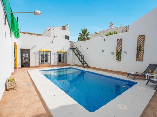 Holiday home - 10 persons -  - 41630 - La Lantejuela