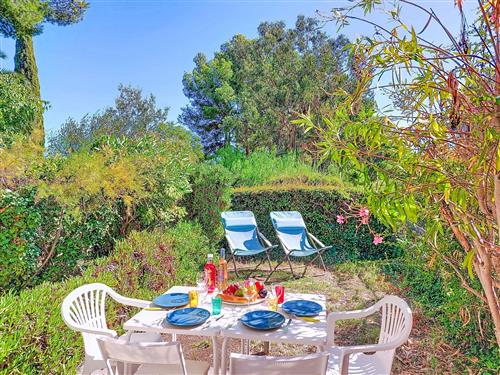 Holiday apartment - 4 persons -  - Saint Cyr Sur Mer Les Lecques - 83270