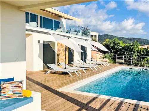 Holiday home - 8 persons -  - Solenzara - 20145