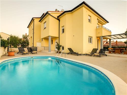 Holiday home - 8 persons -  - Pula - 52100