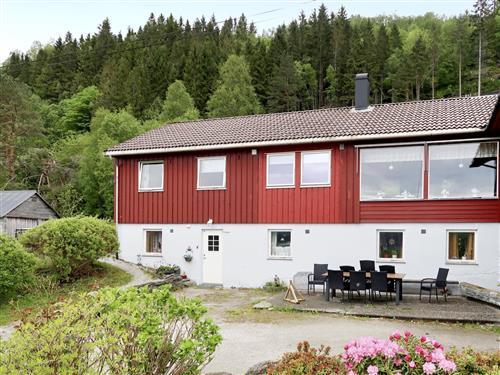Holiday Home/Apartment - 7 persons -  - Vevring - 6817