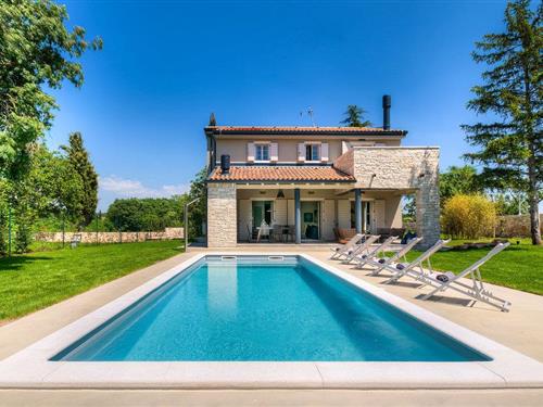 Holiday home - 8 persons -  - Sivati - Kanfanar-Sivati - 52341 - Sivati