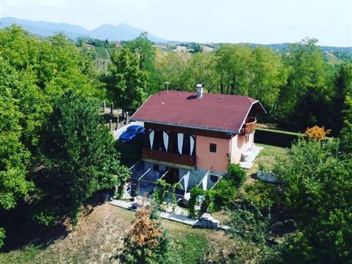 Holiday home - 8 persons -  - Dragovanšcak - 10450 - Jastrebarsko