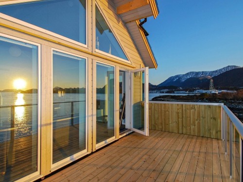  - 10 personer -  - Hellandshamna - Haram - 6270 - Møre And Romsdal